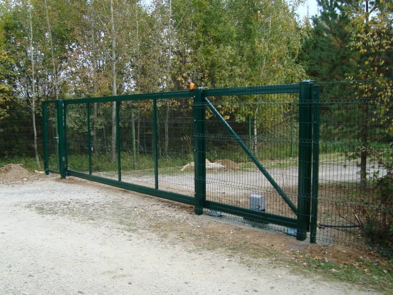 Сетчатый забор DoorHan в Петрозаводске с установкой