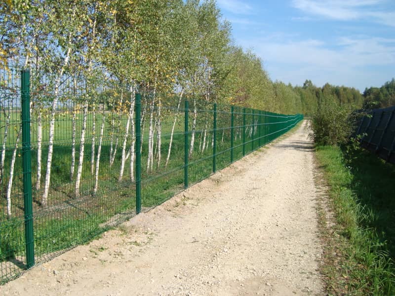 Сетчатый забор DoorHan в Петрозаводске с установкой