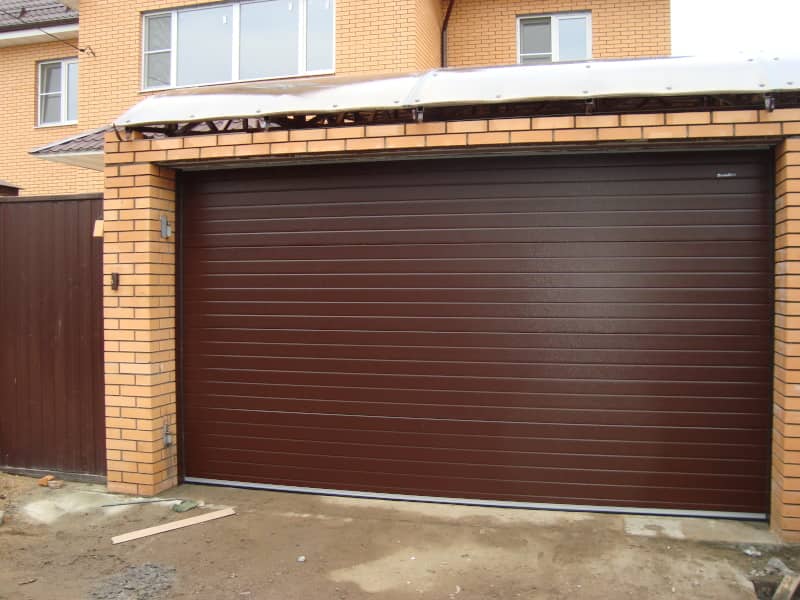 Секционные ворота DoorHan в Петрозаводске с установкой