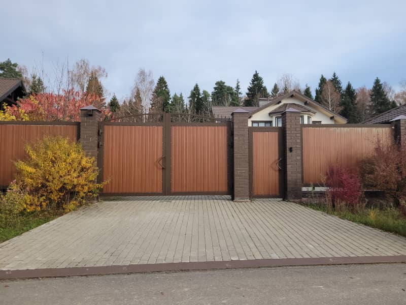 Уличные ворота DoorHan в Петрозаводске с установкой